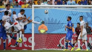 La codarda e vergognosa tattica di Prandelli ci porta fuori dal Mondiale. Che dia subito le  dimissioni.